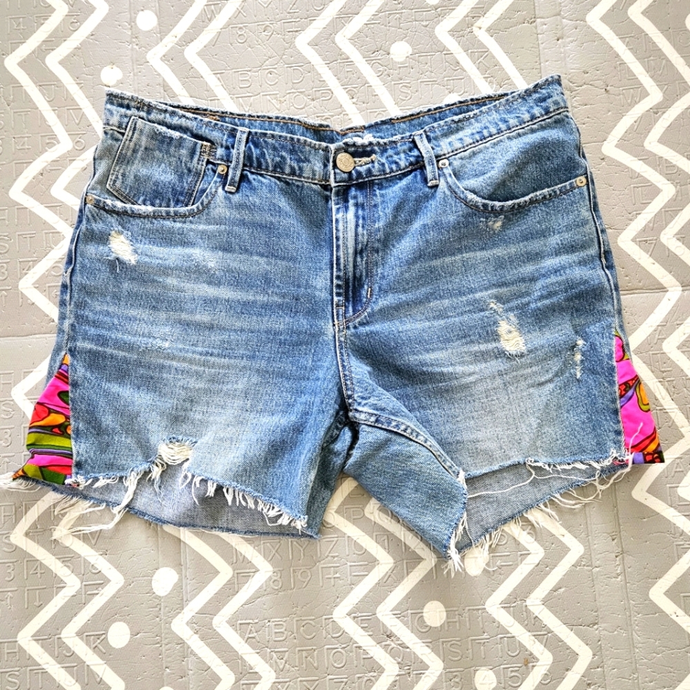 BDG SLIM BOYFRIEND SHORT **Custom One of a Kind Accents Added Size 30W
